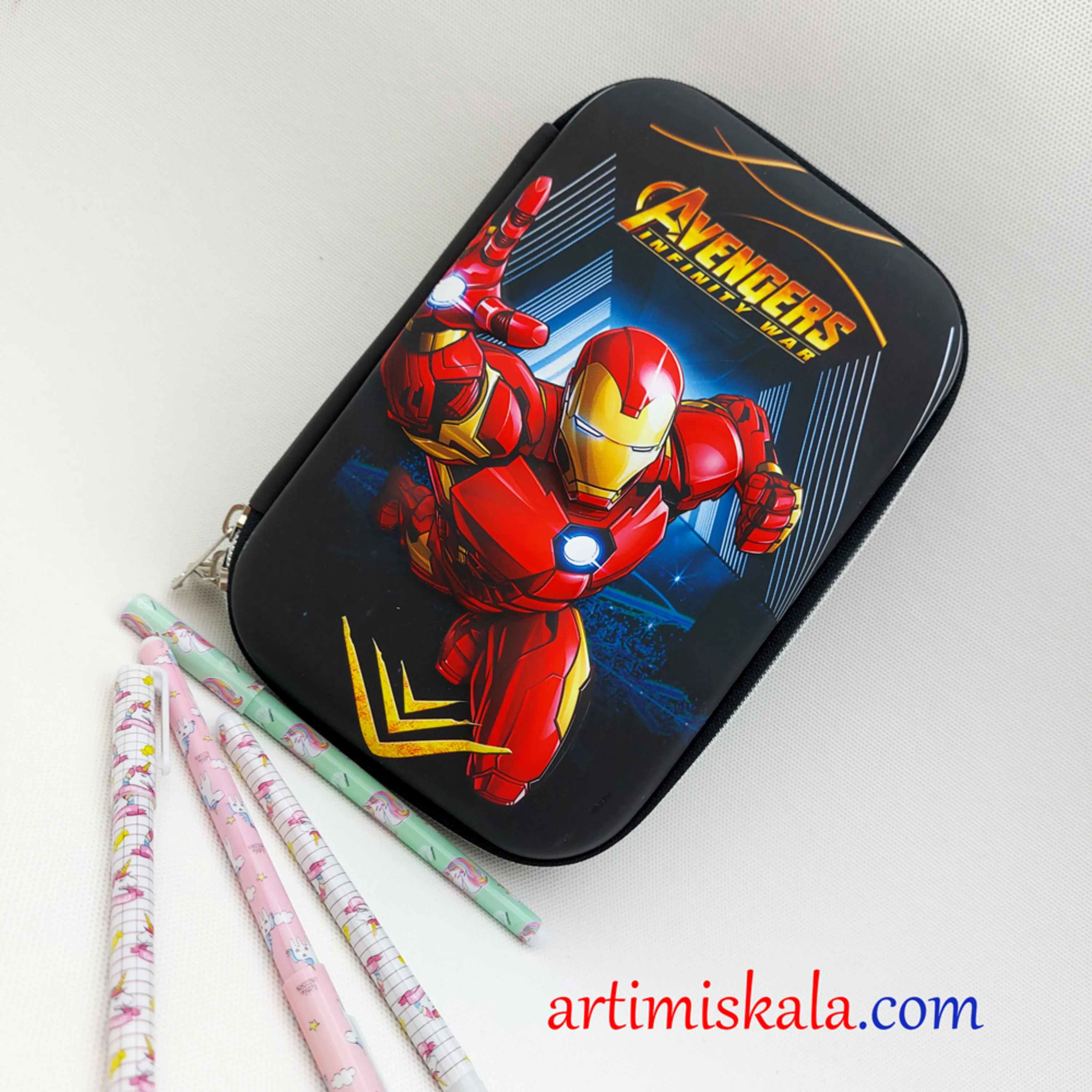 جامدادی مرد آهنین